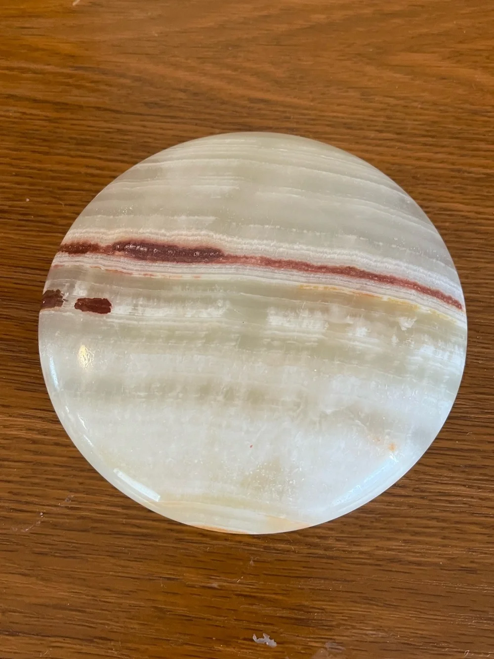 Round Onyx Decorative Dish in Cream with Rust Vein